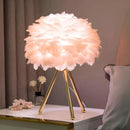 FeatherLuxe - Sofistikeret lampe med fjerdesign til afslappende aftener