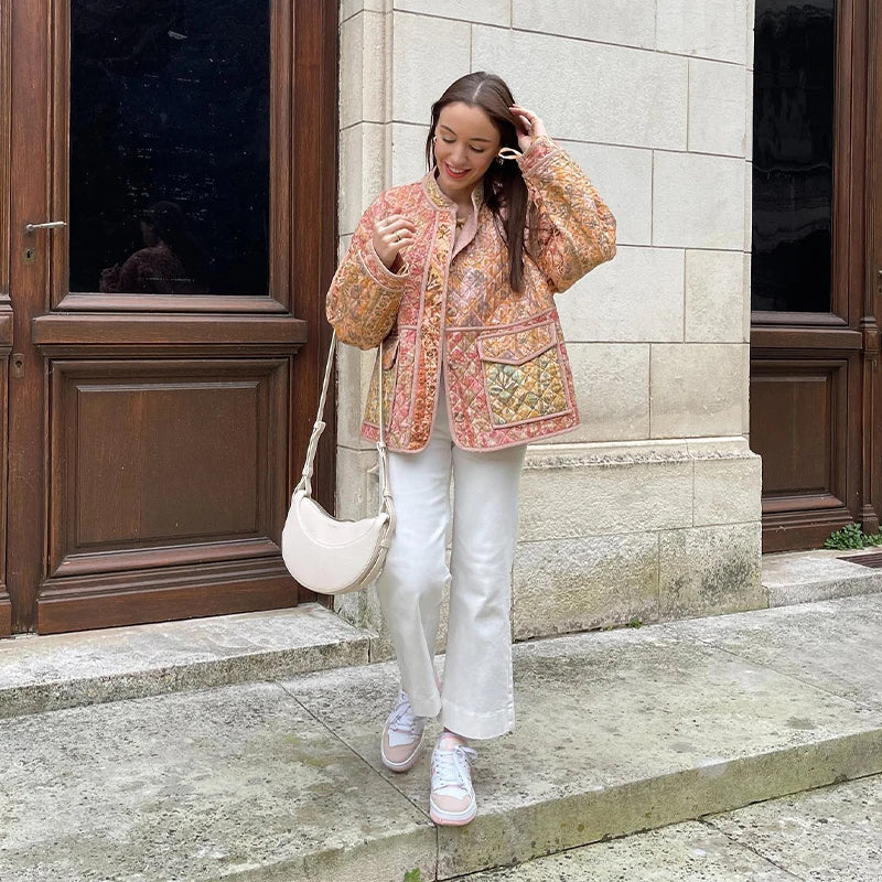 Luna – Oversized jakke med blomsterprint med lange ærmer og store frontlommer