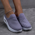 Stella - Fleksible sneakers med åndbar overdel og strimmeldesign