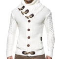 Cassius - Højhalset sweater med knapdetaljer og taljepasform