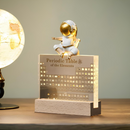 ElementGlow – Oplyst periodisk systemdisplay med 83 ægte grundstoffer til læring og indretning