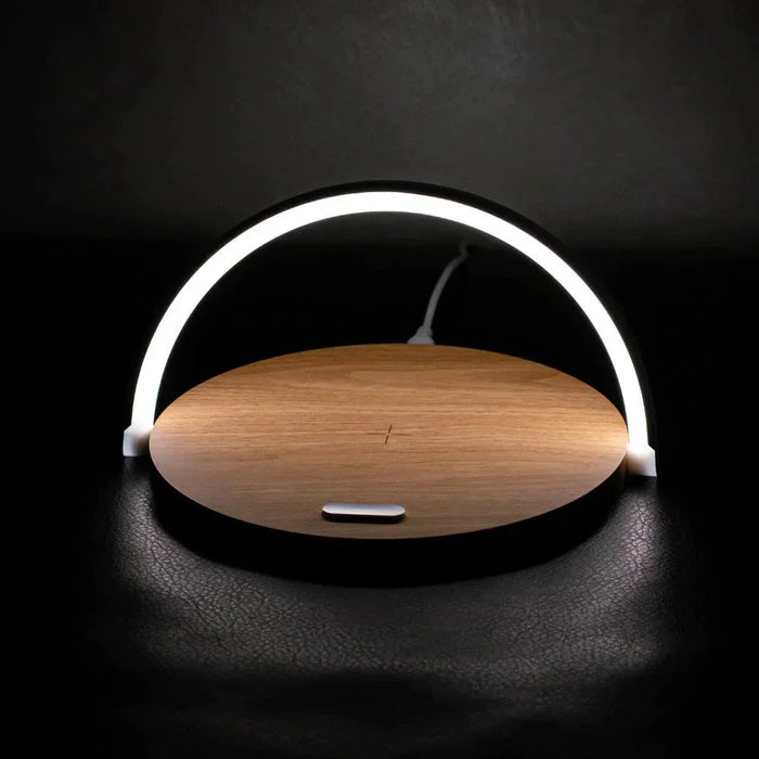 GlowSync – Trådløst genopladelig skrivebordslampe med elegant belysning og multifunktionelt design