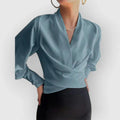 Marie – Elegant bluse med V hals og lange ærmer