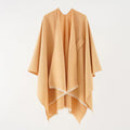 Janice – Hyggelig sjal poncho med wrap design og flatterende silhuet