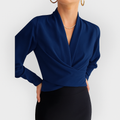 Marie – Elegant bluse med V hals og lange ærmer