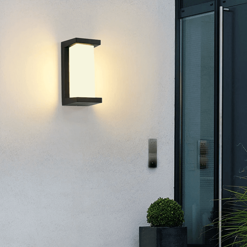 SmartGlow – Væglampe med bevægelsessensor LED og vandtæt design