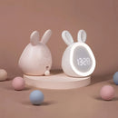 BunnyGlow – Sød kaninvækkeur med natlys til en rolig og venlig opvågning