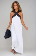 Kaia – Stilfuld Maxi-Kjole med Kors Bagsidedesign