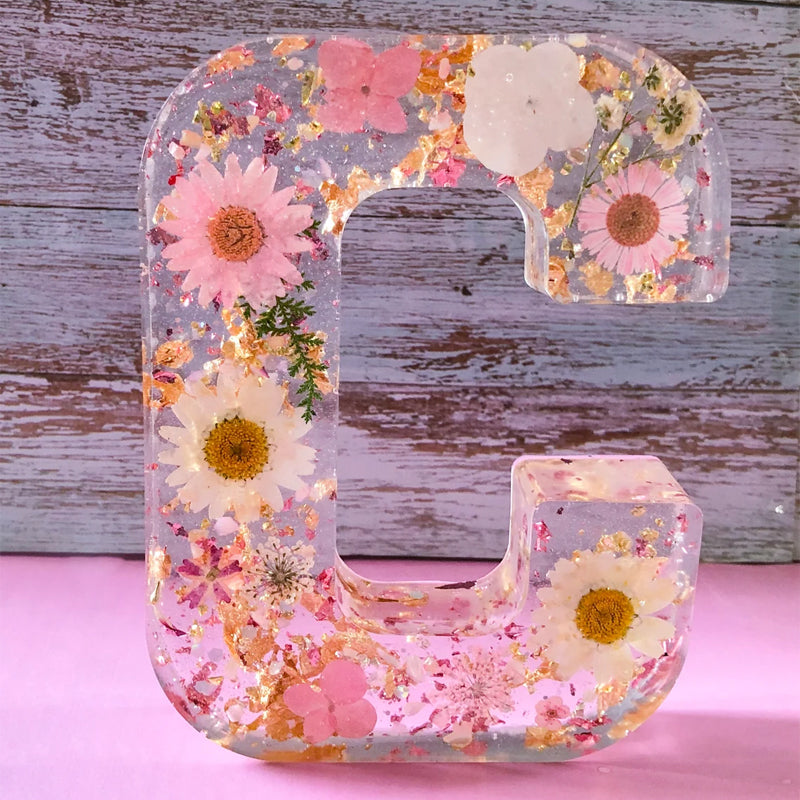 GlowPetal – Personlig Bogstavlampe Med Smukt Blomsterdesign