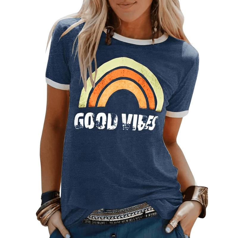 Lily - Kortærmet T-shirt med regnbue og good vibes print
