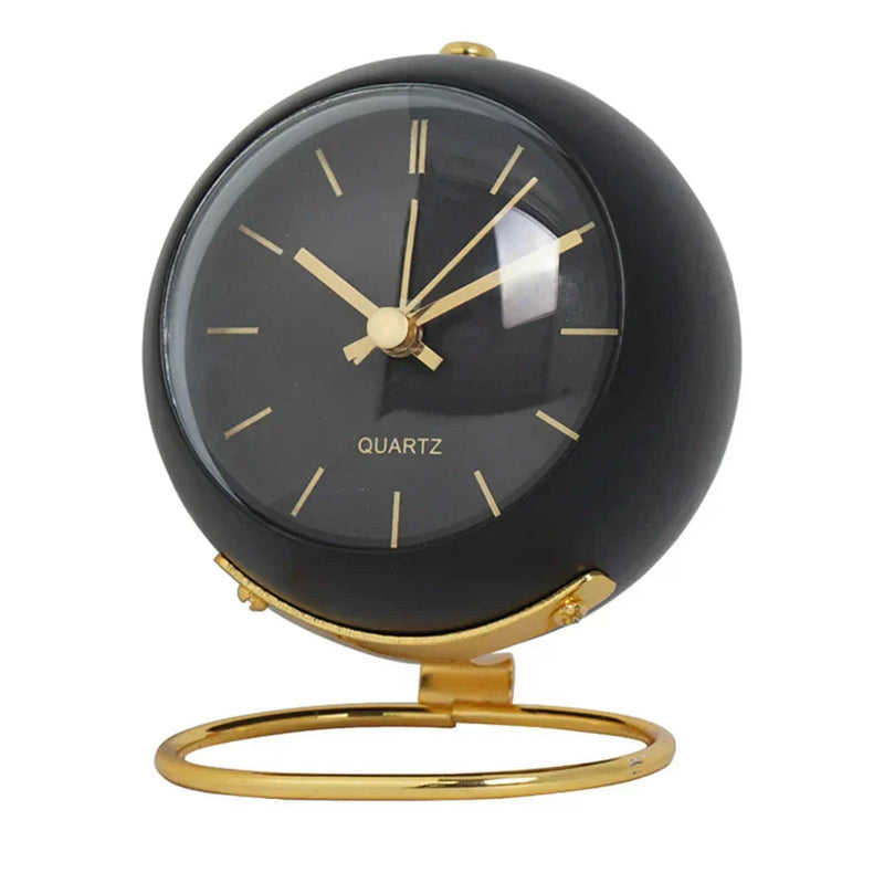 CharmClock – Elegant Bordur med Klassisk Sofistikeret Design