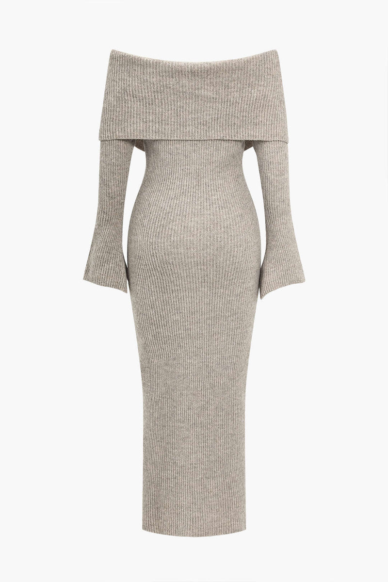 Joly – Chik off-shoulder lang kjole med lange ærmer og Slim pasform