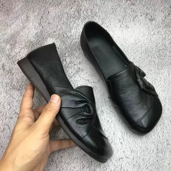 Yamina - Stilfulde Slip-On Sko med Knude Detalje og Lav Chunky Hæl for Komfort