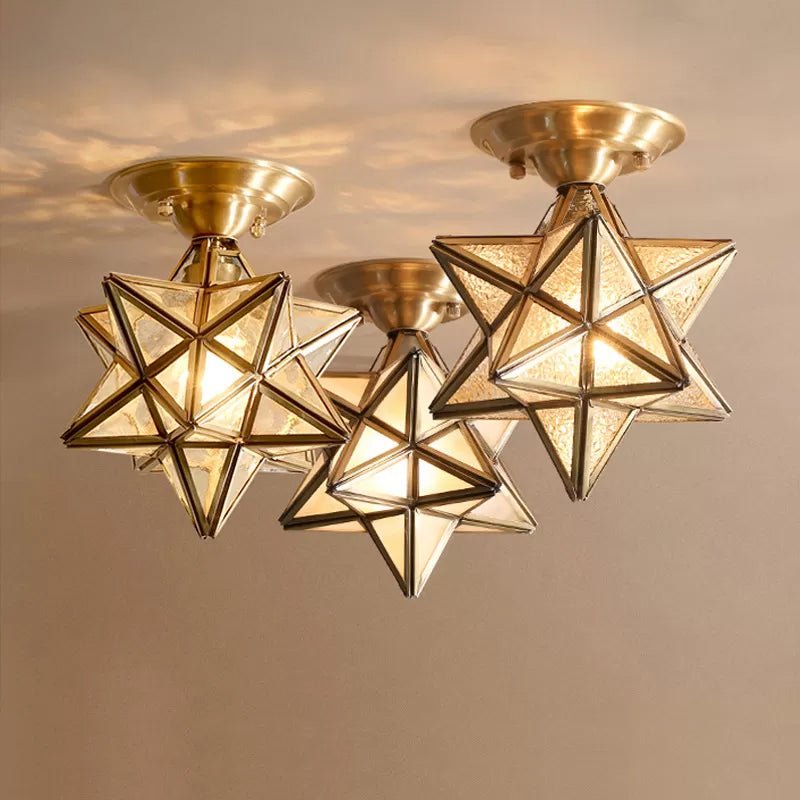 LumaNest – Unikt formet loftslampe med elegant glasdesign
