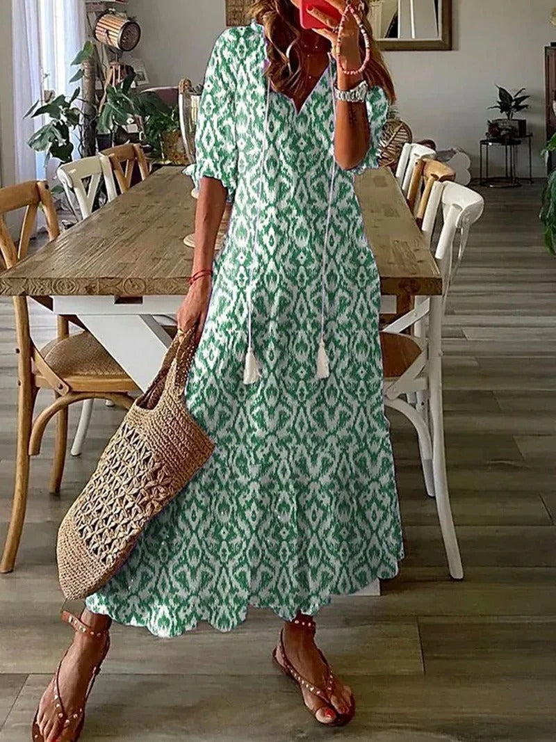Caroline – Afslappet kjole med blomsterprint og flatterende V hals